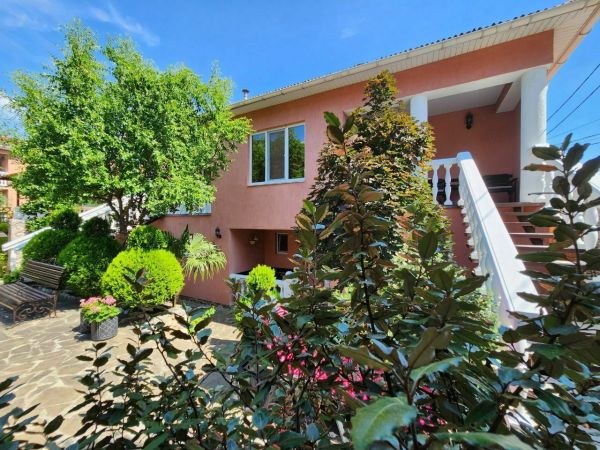 Апартаменты «Шангри-Ла»