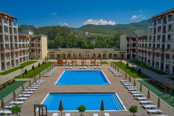Апартаменты «Holiday House»