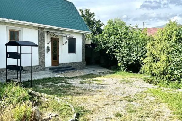 Дом у моря на Абрикосовой