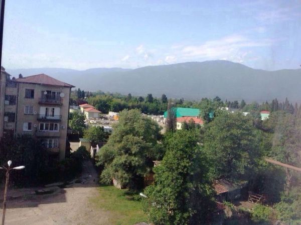 Двухкомнатная квартира с видом на горы