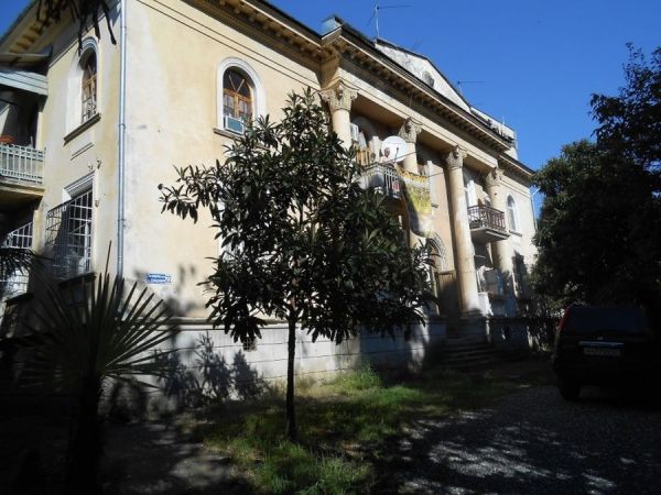 Двухкомнатная квартира на Дзидзария 22