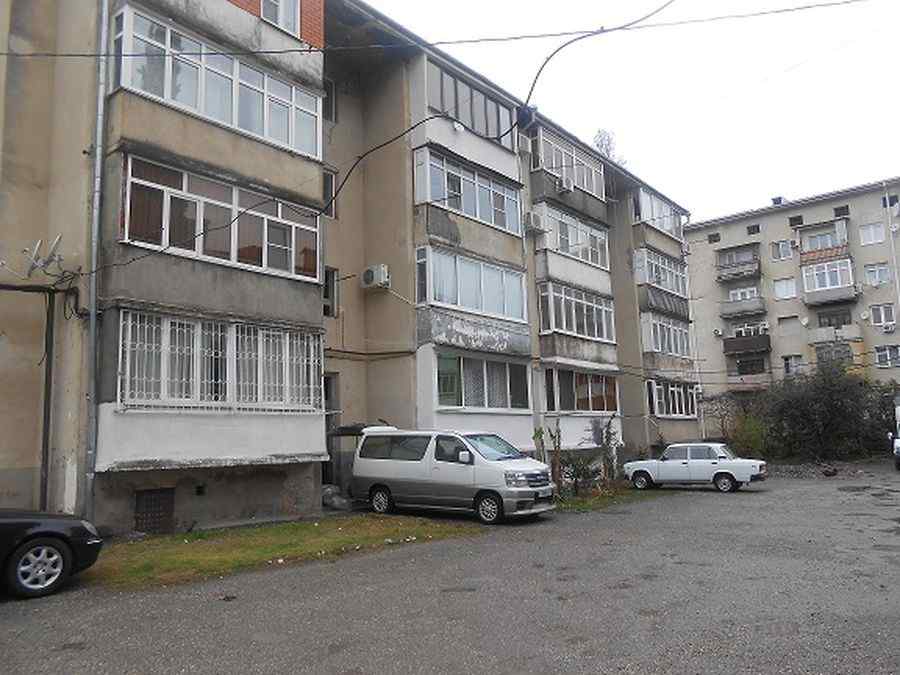 Двухкомнатная квартира на Абазгаа 43/3