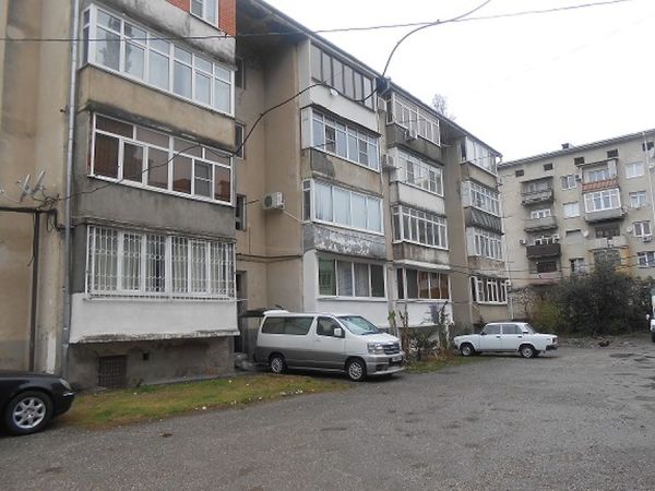 Двухкомнатная квартира на Абазгаа 43/3