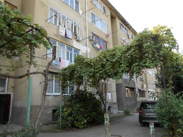 Двухкомнатная квартира на Абазгаа 57/2