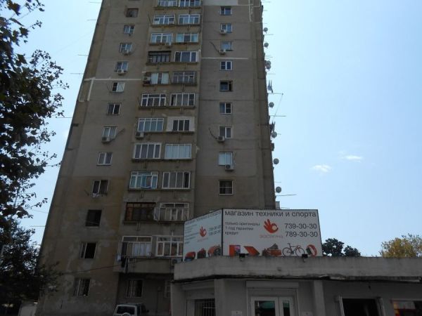 Трехкомнатная квартира на Абазгаа 61