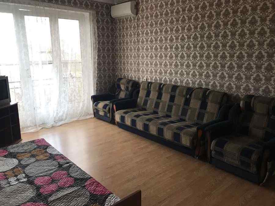 Двухкомнатная квартира на Абазгаа 65/3