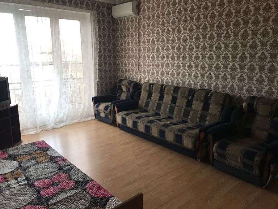 Двухкомнатная квартира на Абазгаа 65/3