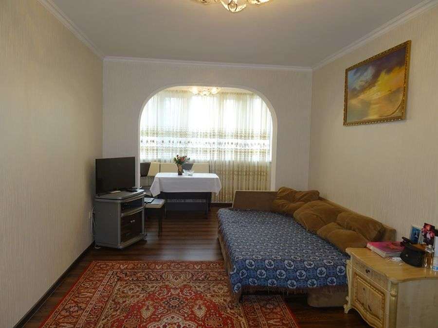 Двухкомнатная квартира на Абазгаа 47/2