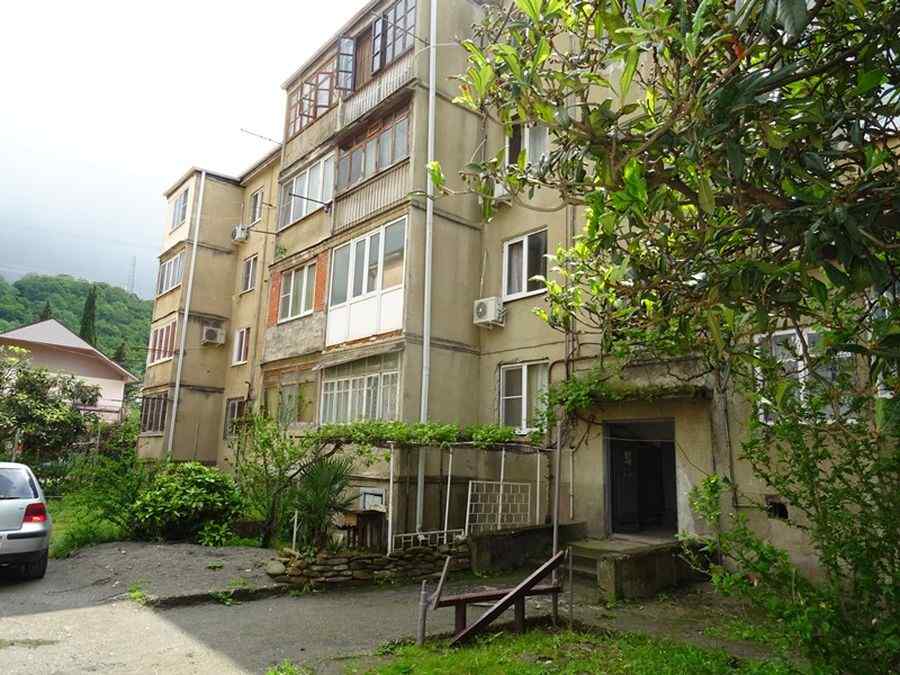 Трехкомнатная квартира на Абазгаа 45/3