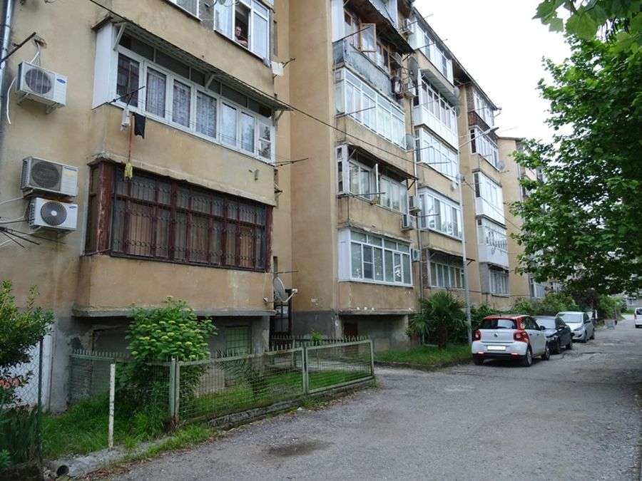 Двухкомнатная квартира на Абазгаа 53/4