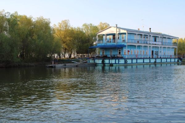 Плавучая гостиница «Серебрянная Дельта»