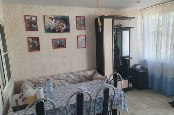 Коттедж на берегу реки с пирсом