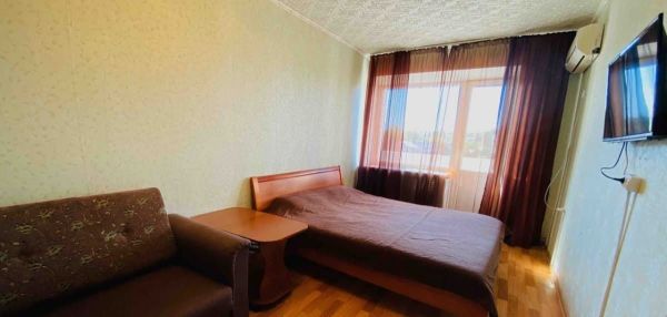 Однокомнатная квартира на Богдана Хмельницкого