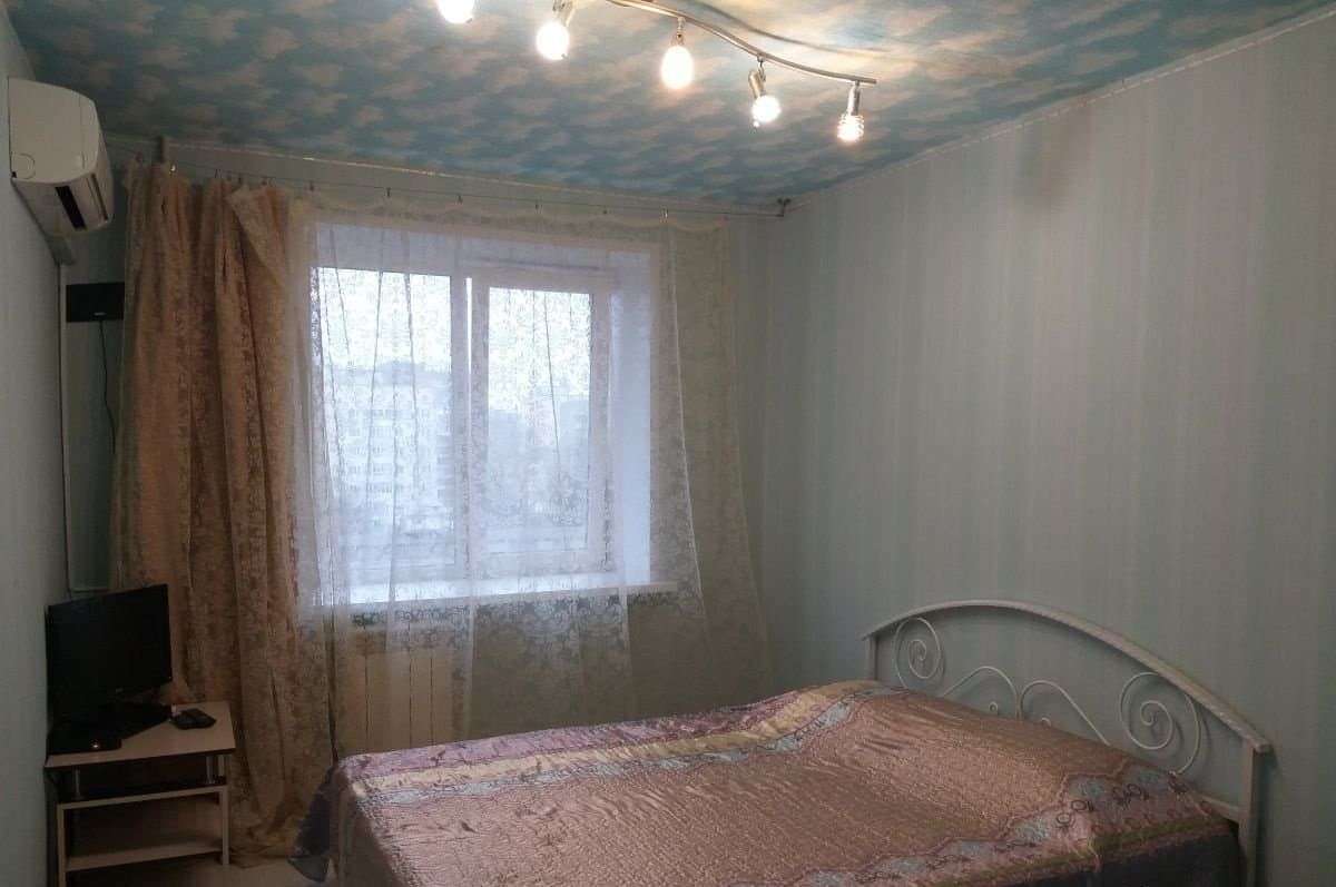 Двухкомнатная квартира на сутки на Толбухина