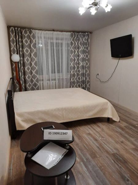 Однокомнатная квартира на сутки в 5 минутах от Лавры