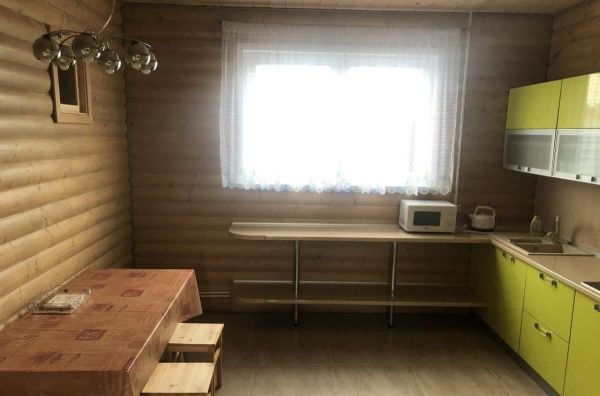 Коттедж на берегу реки Ухры