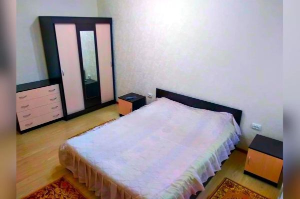 Двухкомнатная квартира посуточно на Пограничной