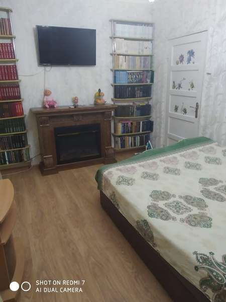 Деревенский домик в лесу