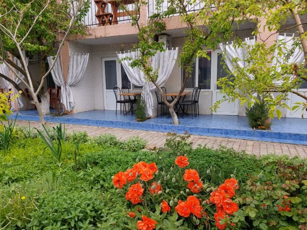 Крымский дворик «У моря»