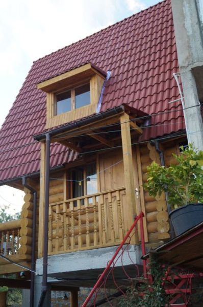 Двухэтажный деревянный сруб на на Подгорной 2-А