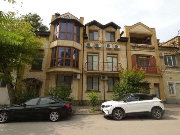 Трехкомнатная квартира на Братьев Буслаевых 8