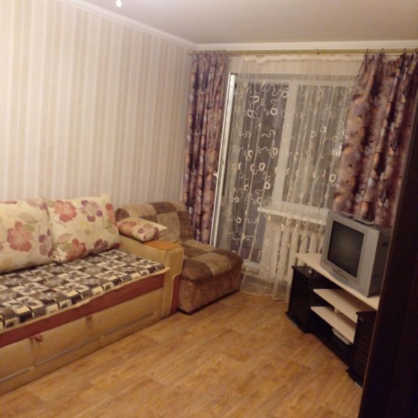 2-комнатная квартира на Нахимова 5