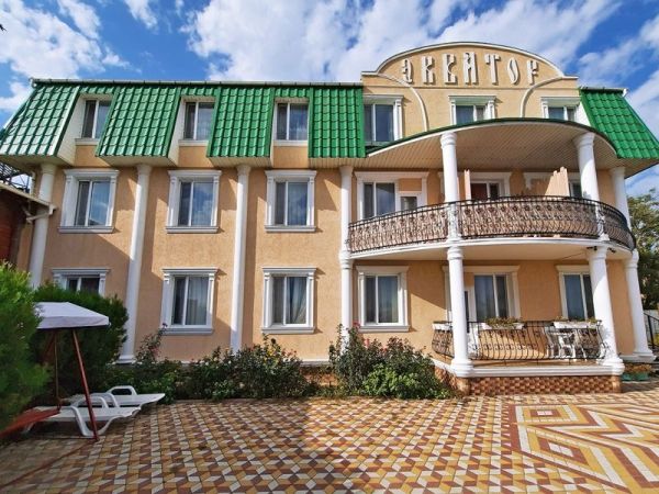 Отель «Экватор»