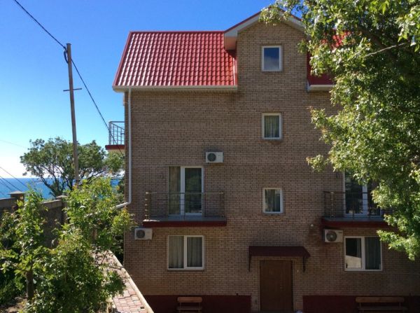 Гостевой дом «Red Roof»