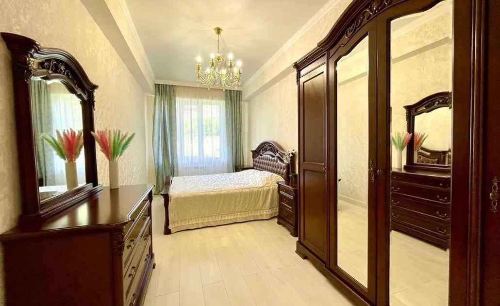 Трехкомнатная квартира на Коллективной 11