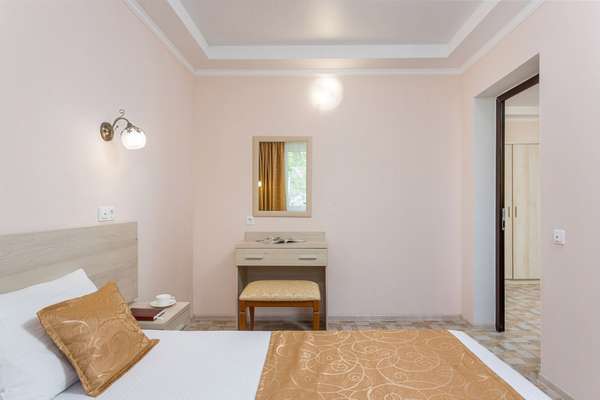 2х комнатный с кухней 1-й категории + 2 доп. места, 42 кв.м корп.А Комфорт
