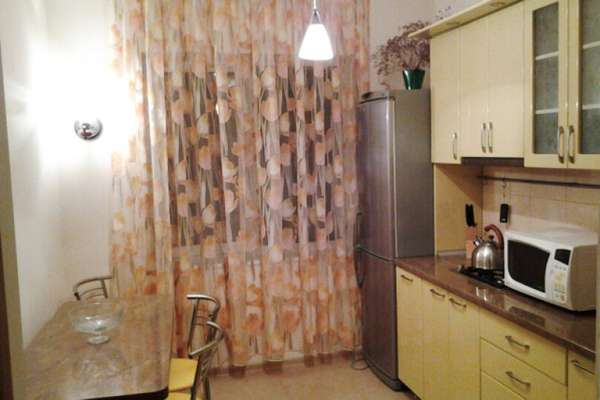 2-комнатный с кухней на 1 этаже