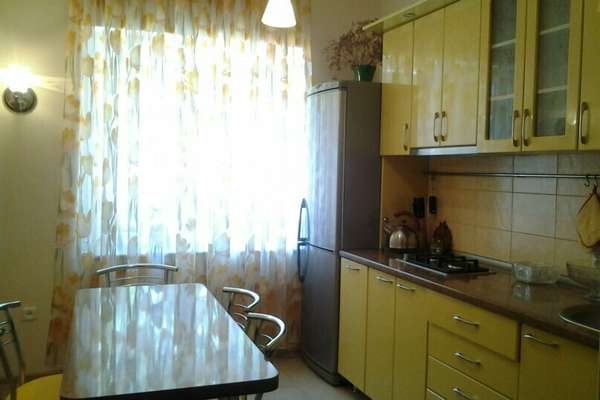 2-комнатный с кухней на 1 этаже