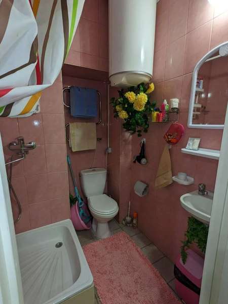 Зеленый