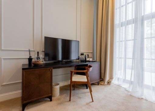 PREMIER-ROOM