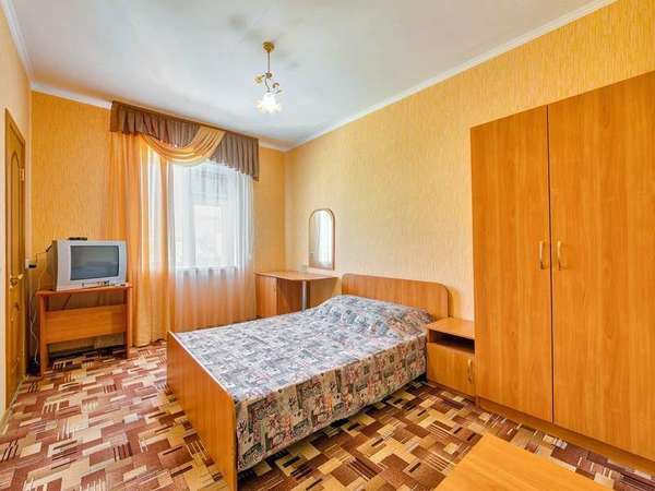 корп 2 2х местный номер с удобствами и балконом (санузел в номере)