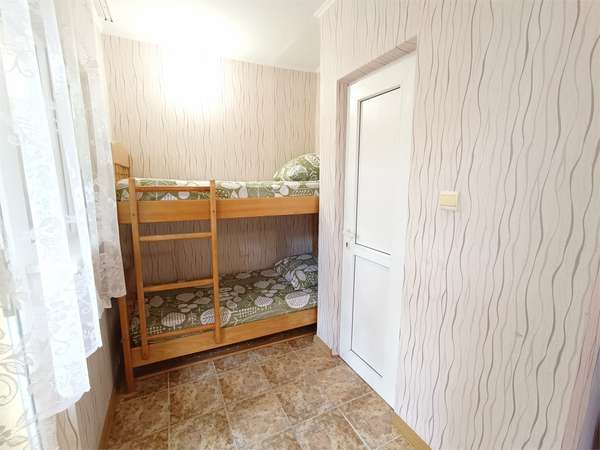 4х местный с двухъярусной кроватью